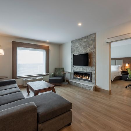 Holiday Inn Express & Suites Moncton By Ihg Exterior foto
