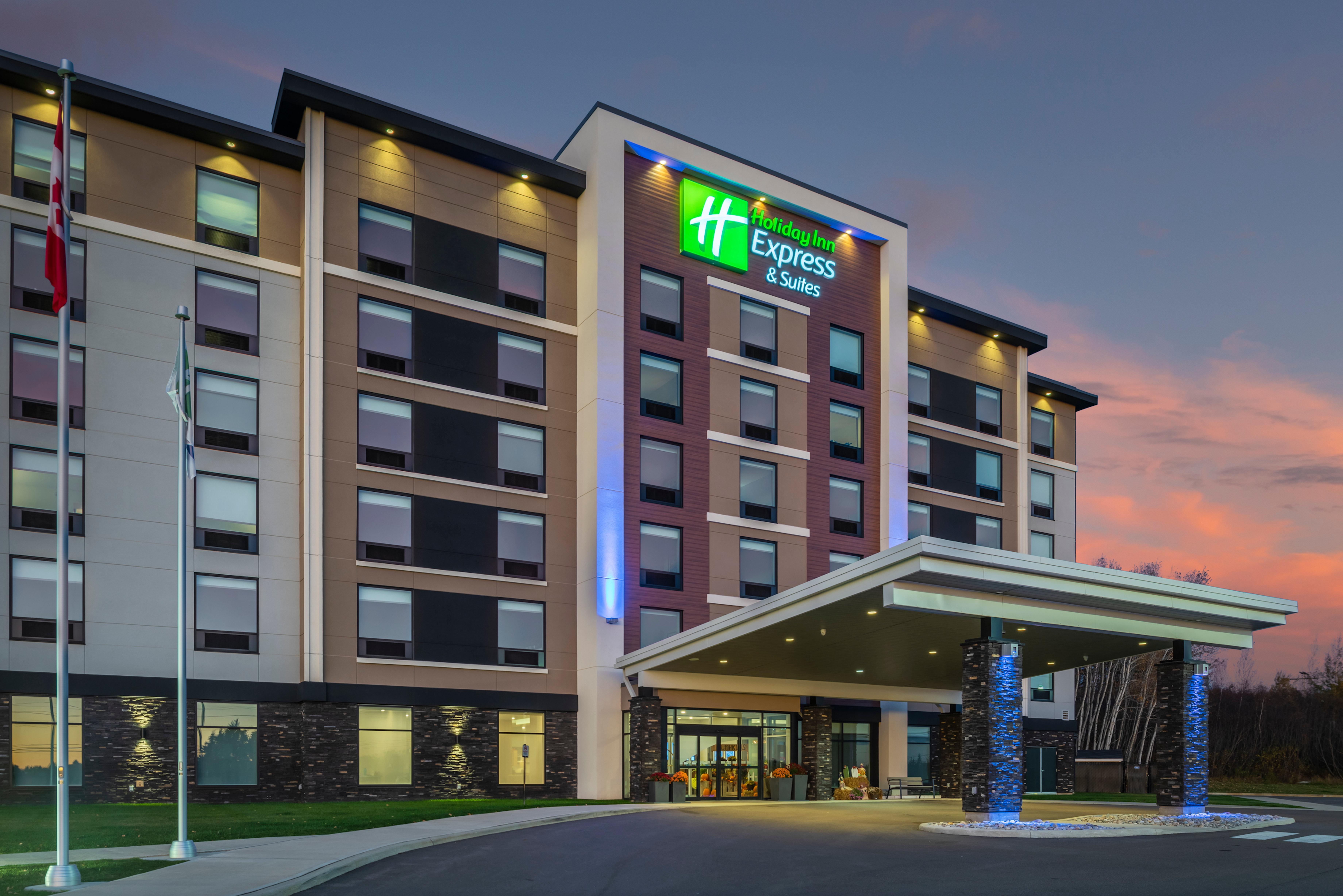 Holiday Inn Express & Suites Moncton By Ihg Exterior foto